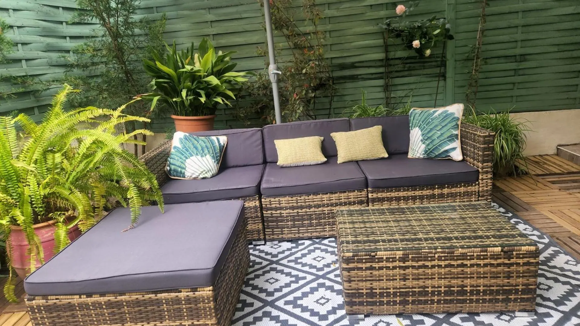 2 Pieces, Proche Centre Ville, Gip Asfo, Jardin Et Parking Privatifs Grasse 0*,  France